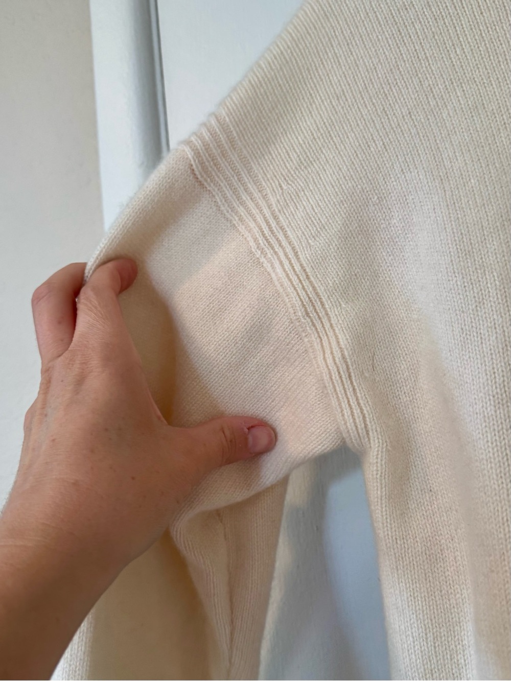 COS 100% Cashmere Ivory Turtleneck Sweater High Neck Minimalist Luxury Small - Picture 9 of 11